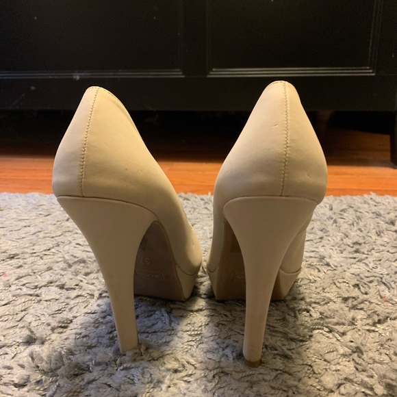 ALDO Nude Pumps | Size 7 - Picture 4 of 5
